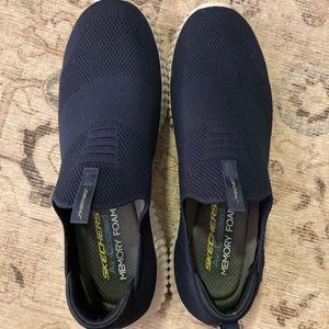 Sketchers Navy Blue Air Cooled Memory Foam Sneakers Size 10.5 - fits like an 11